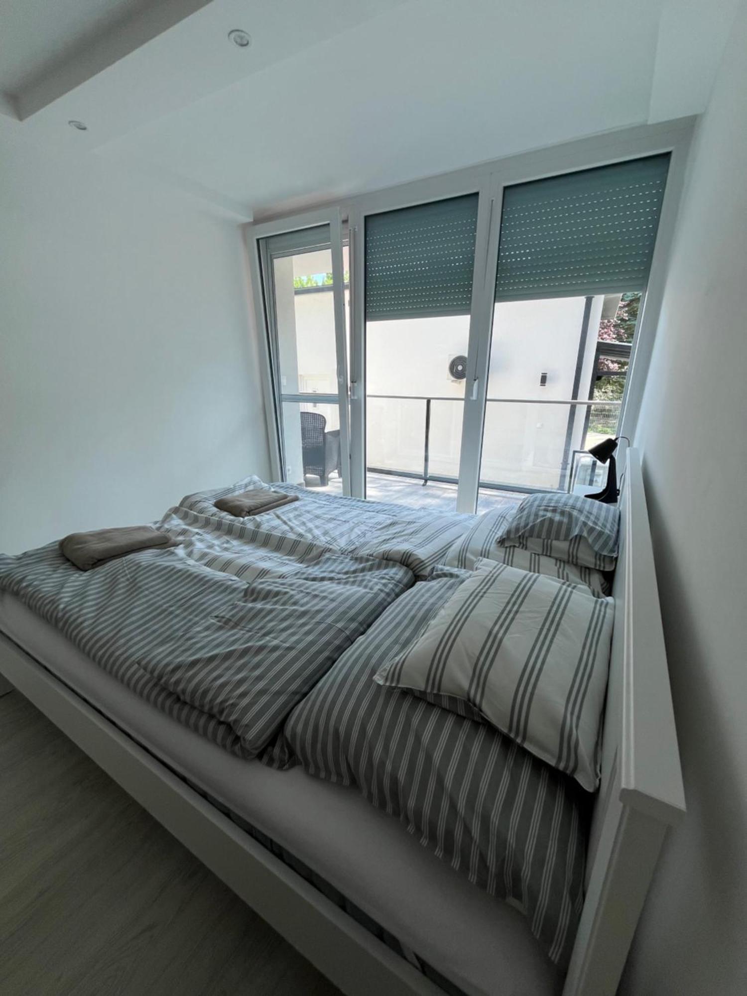 Sunday Rose Apartment *